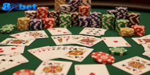 Omaha Poker – Luật Chơi Bốn Lá Và Bàn Cược Chiến Thuật Mới